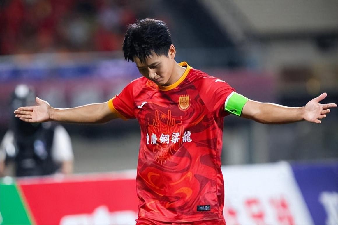 华体会体育官方网站-向余望和李镇全亮相新去处！已抽出“渝超”8强对阵，引发热议