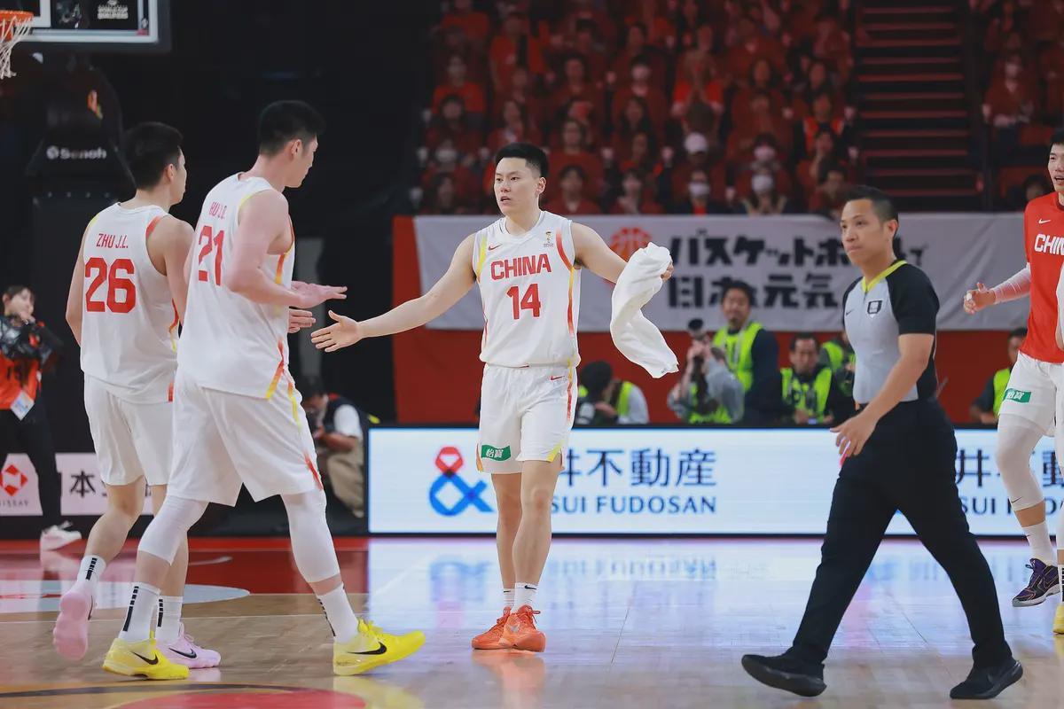 华体会体育官方网站-11分绝境逆转！李弘权+21正负值暗藏玄机，中国男篮赢在哪？